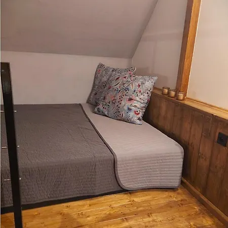 Z Antresola アパート