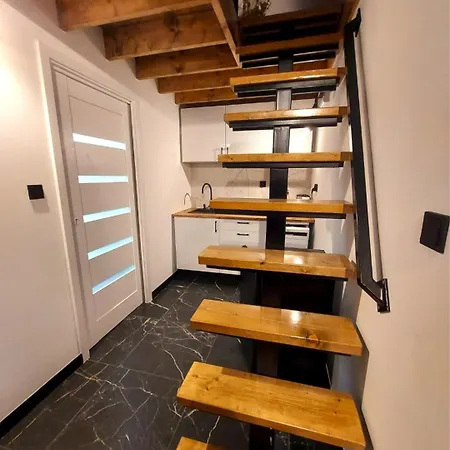 Z Antresola アパート *